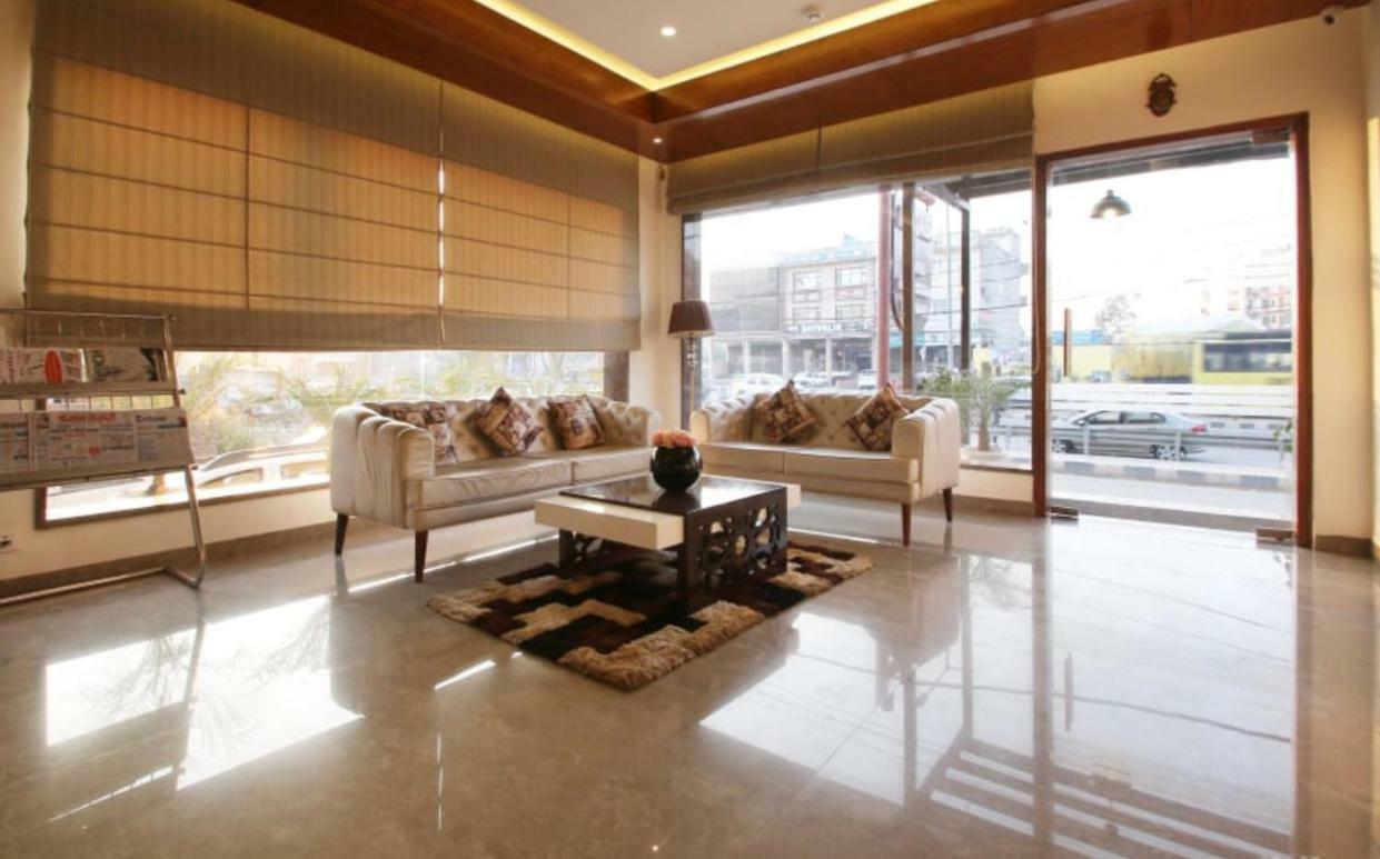 Al-Qasa Hotel Zirakpur Kültér fotó